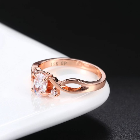 18KFashion Spiral Rose Gold Women Ring - Picture 6 of 7